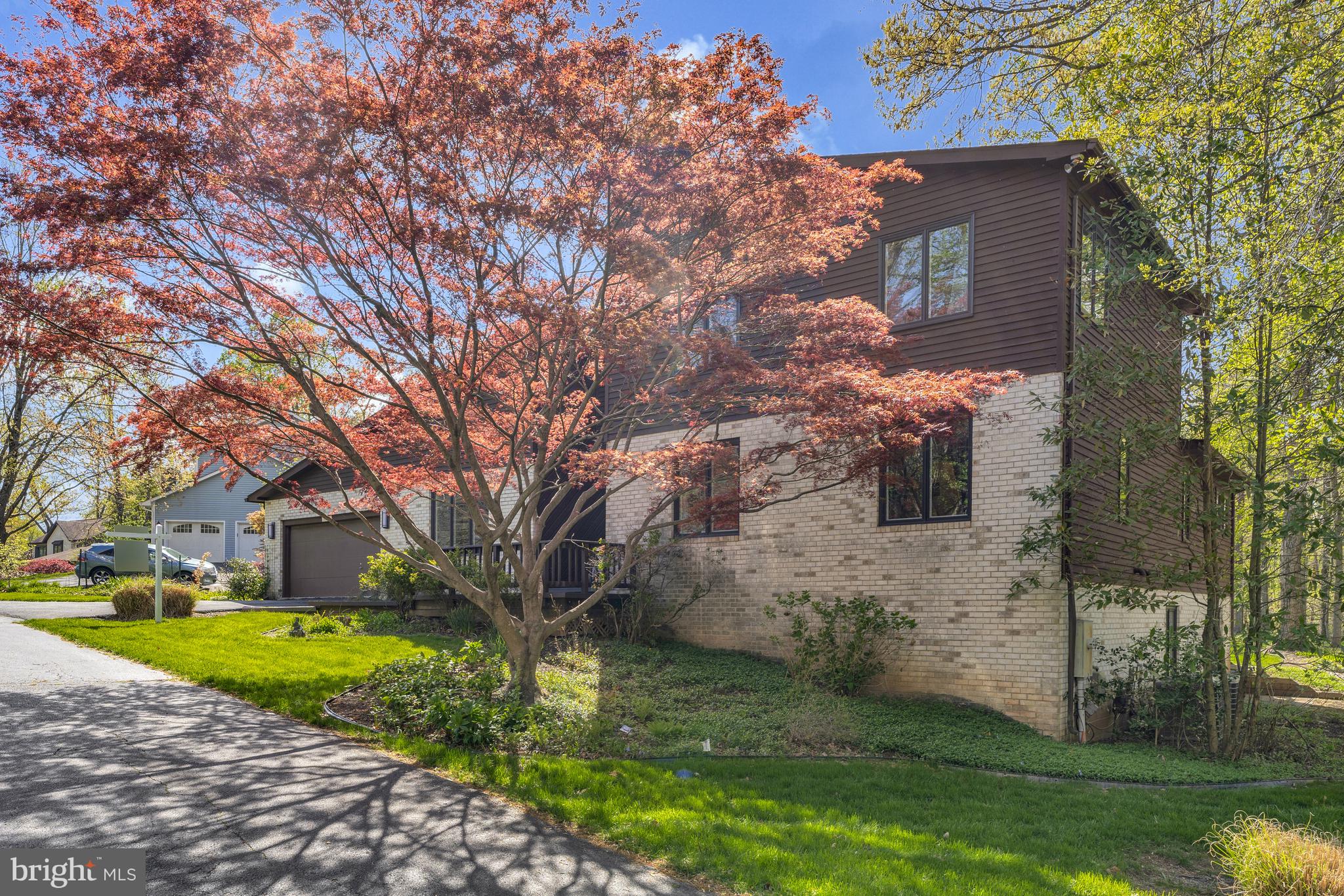 WAPLES MILL ESTATES - Residential