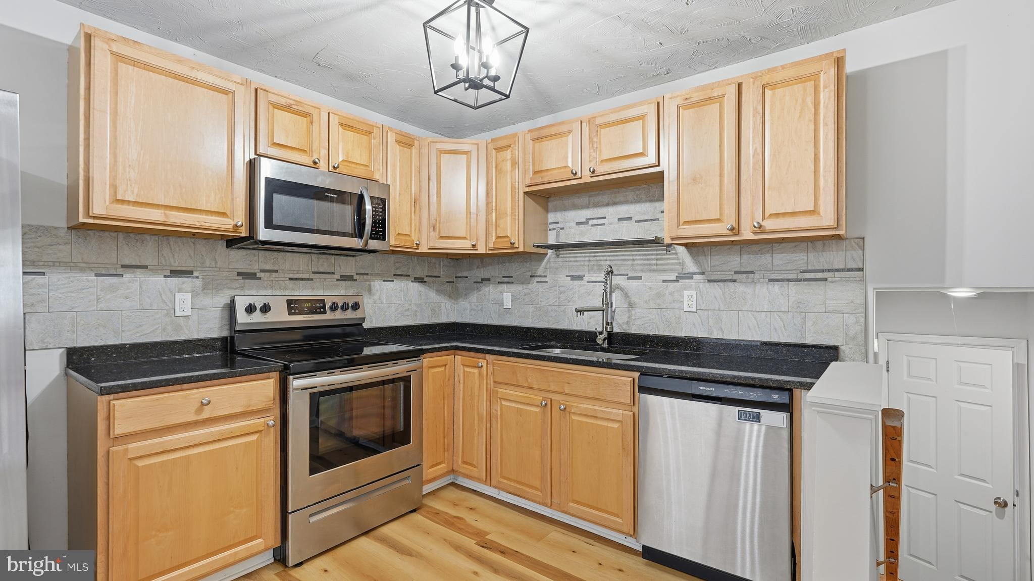 STONEYBROOKE - Residential