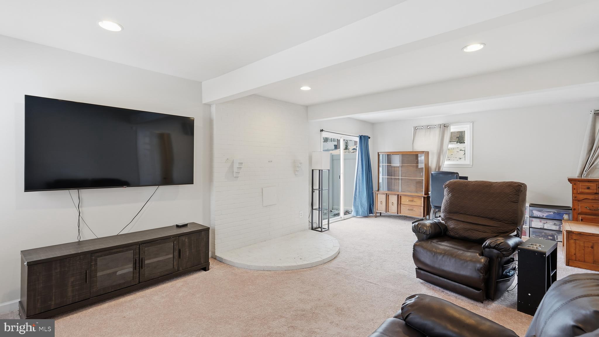 STONEYBROOKE - Residential