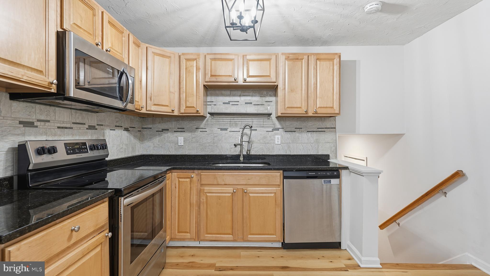 STONEYBROOKE - Residential