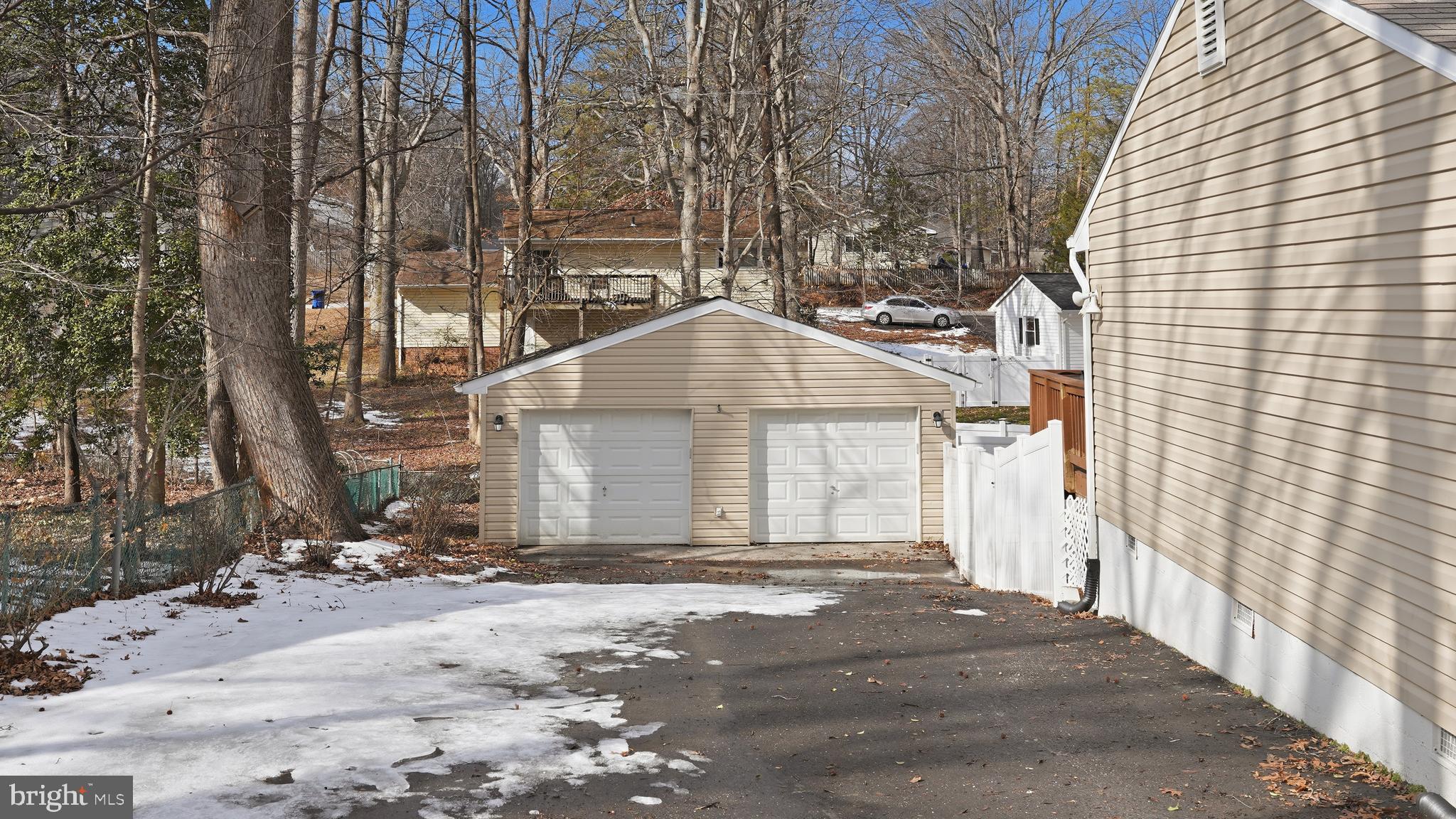 STONEYBROOKE - Residential