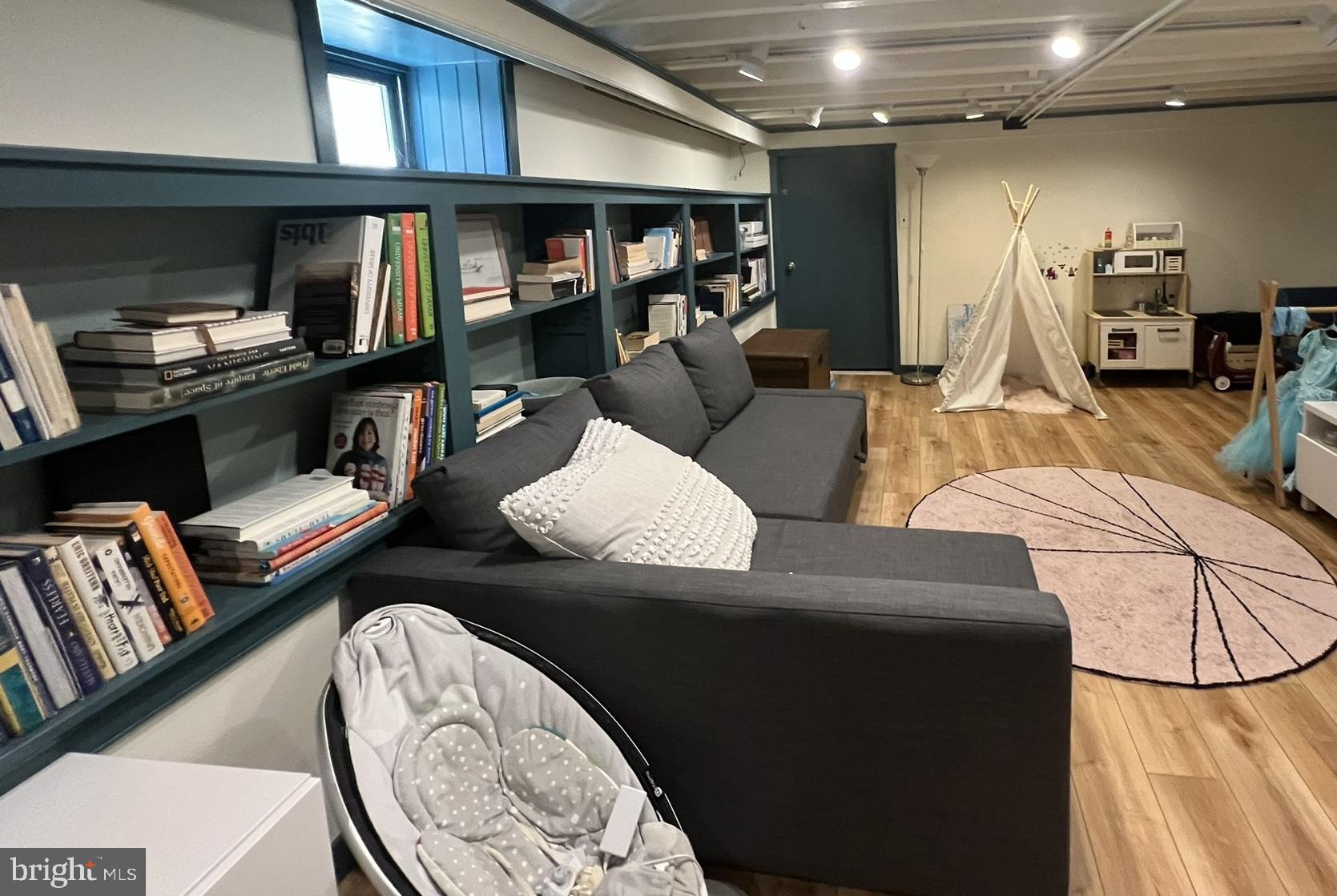 ARDMORE PARK - Residential