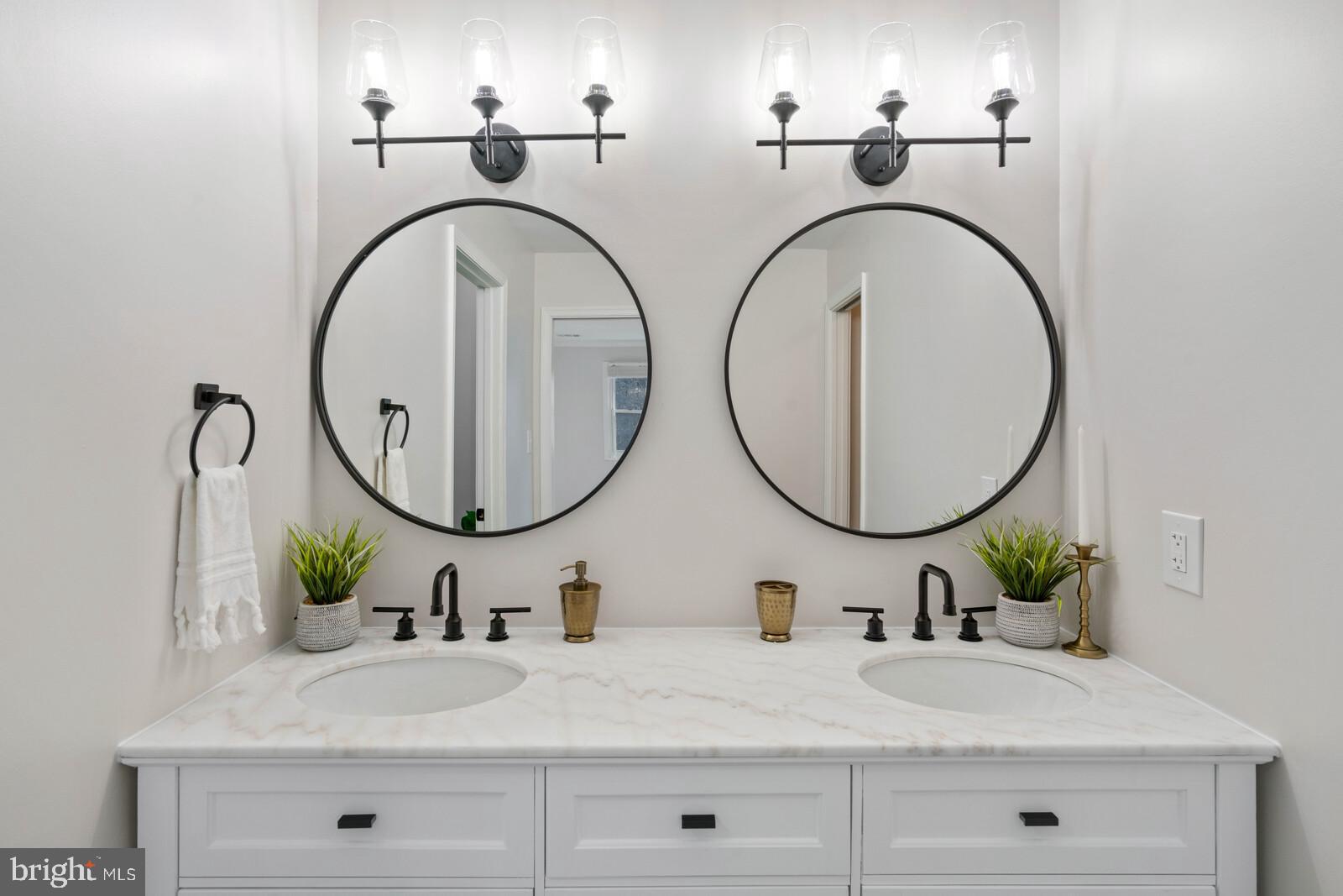 HERITAGE WOODS - Residential