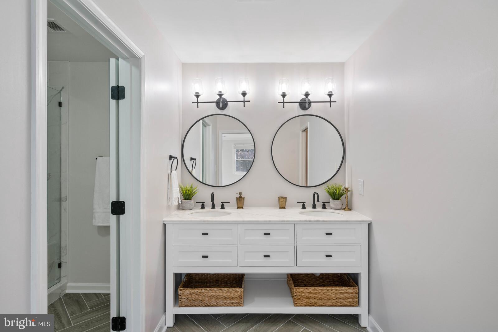 HERITAGE WOODS - Residential