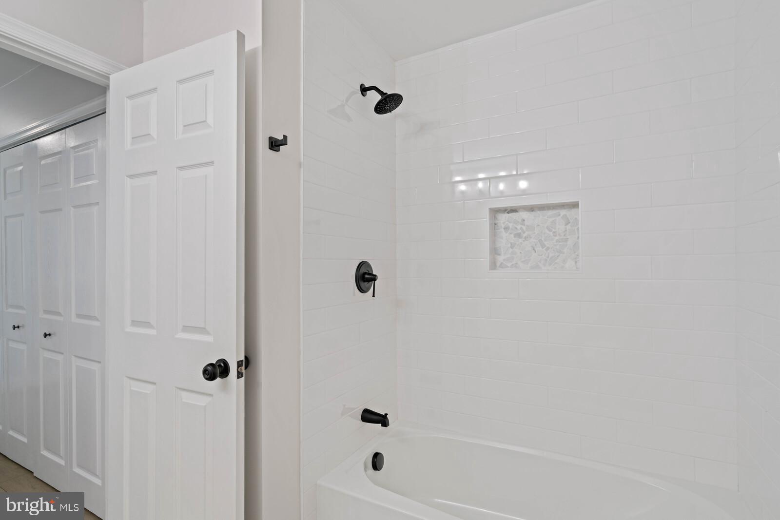 HERITAGE WOODS - Residential