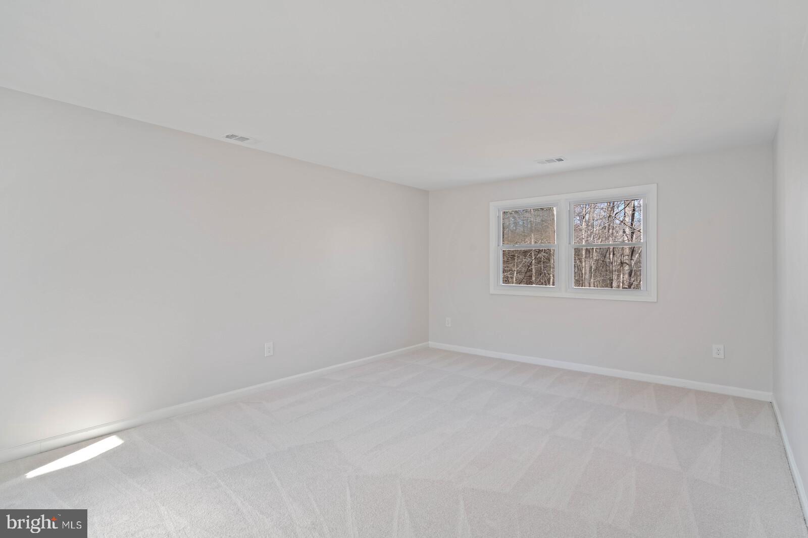 HERITAGE WOODS - Residential