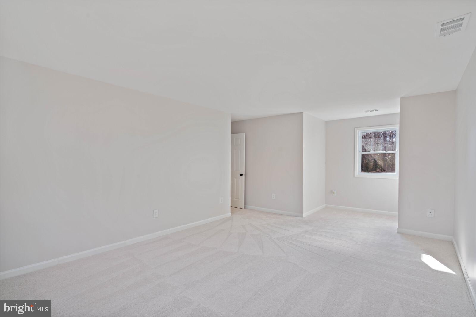 HERITAGE WOODS - Residential