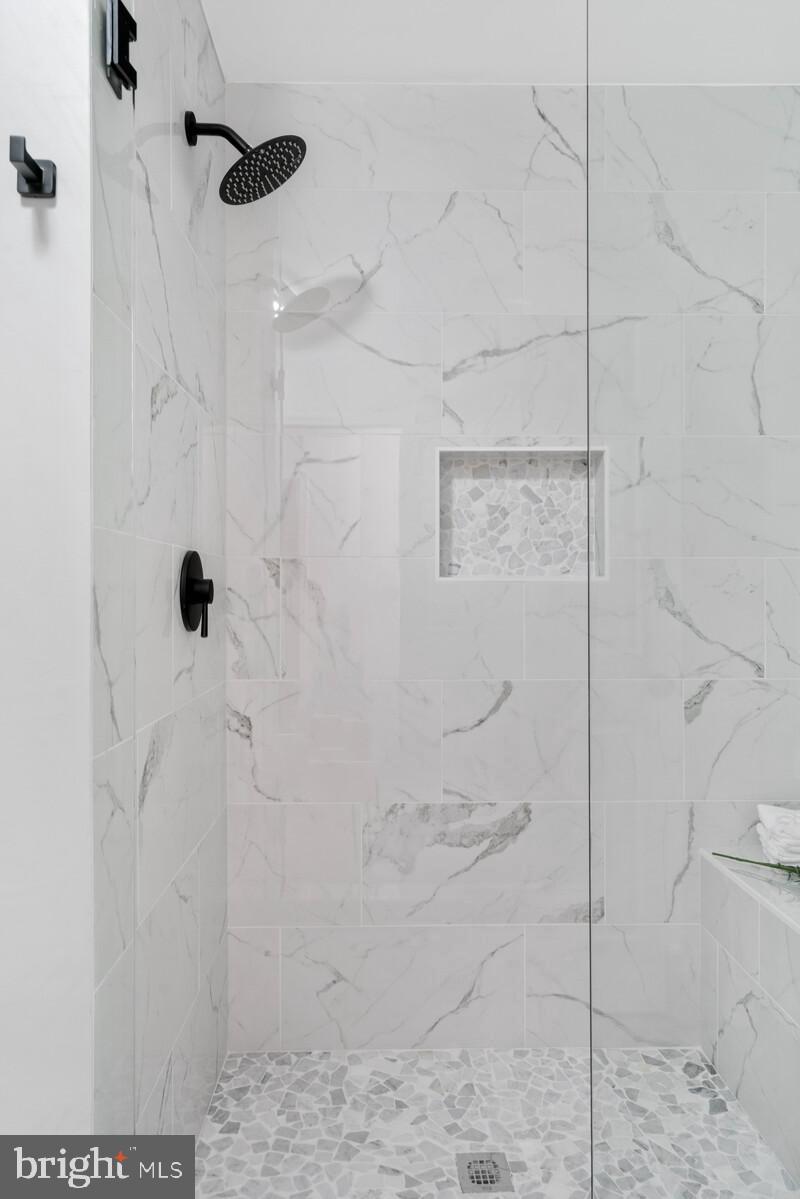 HERITAGE WOODS - Residential