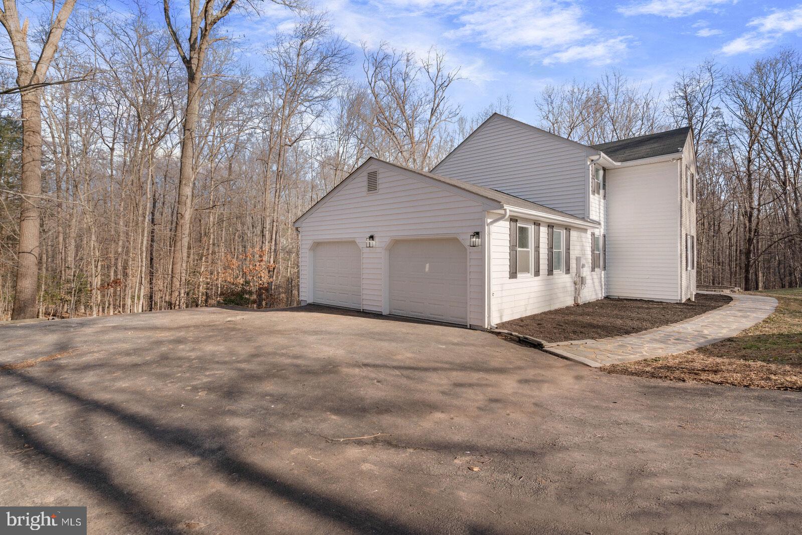 HERITAGE WOODS - Residential