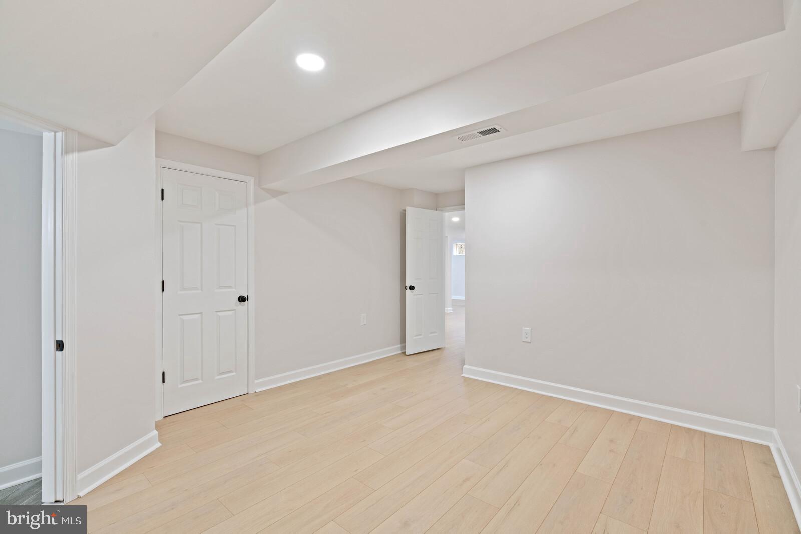 HERITAGE WOODS - Residential