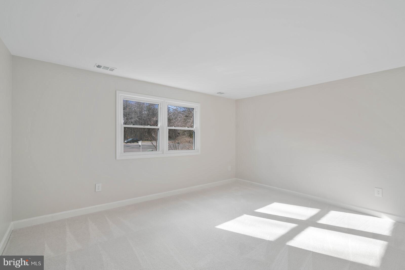 HERITAGE WOODS - Residential