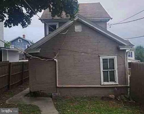 304 MAPLE AVENUE