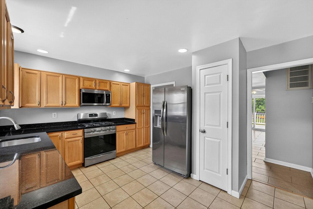 Photo of 8636 Newton Place, MANASSAS, VA 20111 (MLS # VAPW2119318)