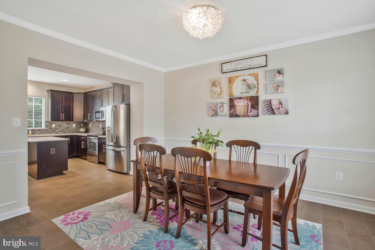 ELIZABETH HILLS - Residential