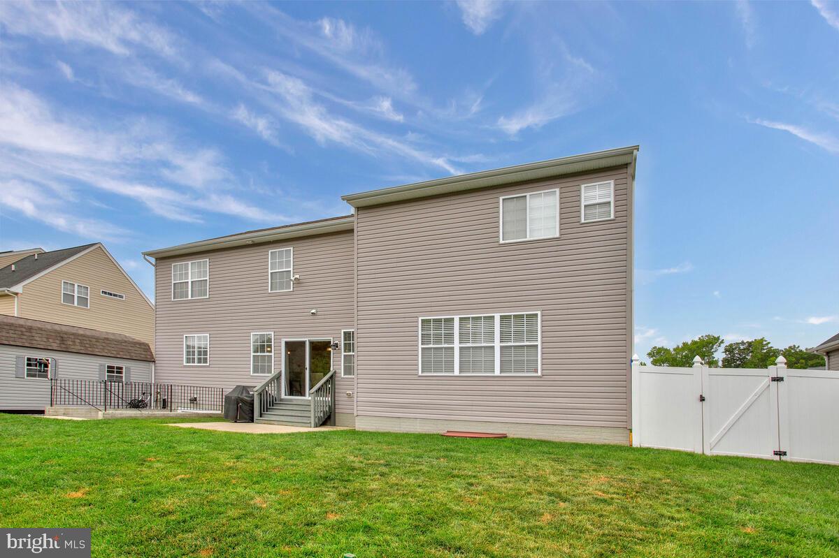 ELIZABETH HILLS - Residential