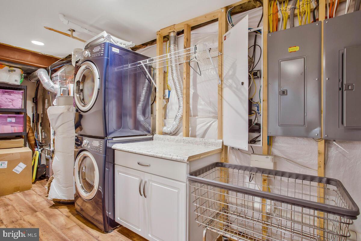 ELIZABETH HILLS - Residential