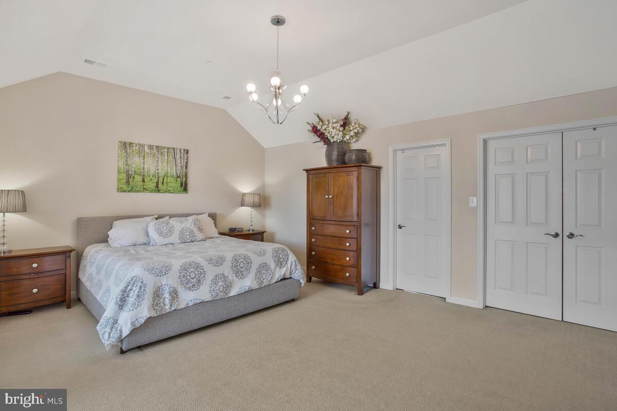 ELIZABETH HILLS - Residential