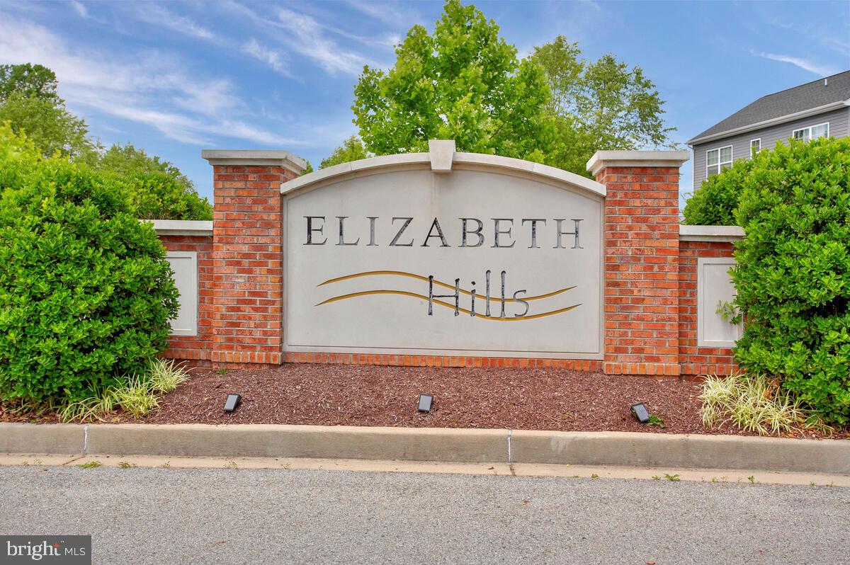 ELIZABETH HILLS - Residential