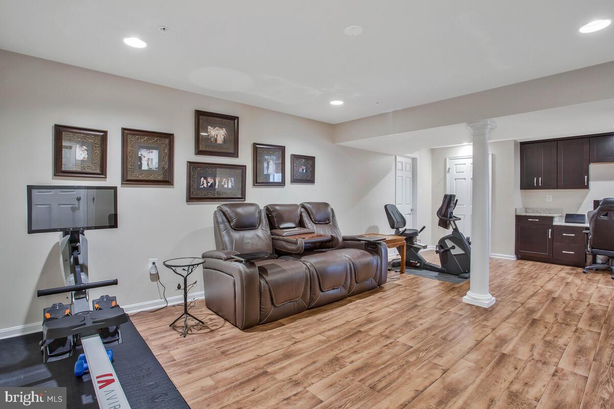 ELIZABETH HILLS - Residential