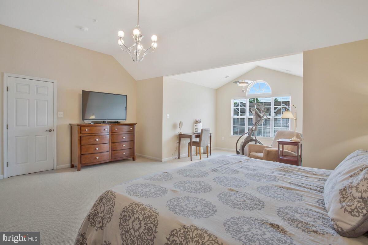 ELIZABETH HILLS - Residential