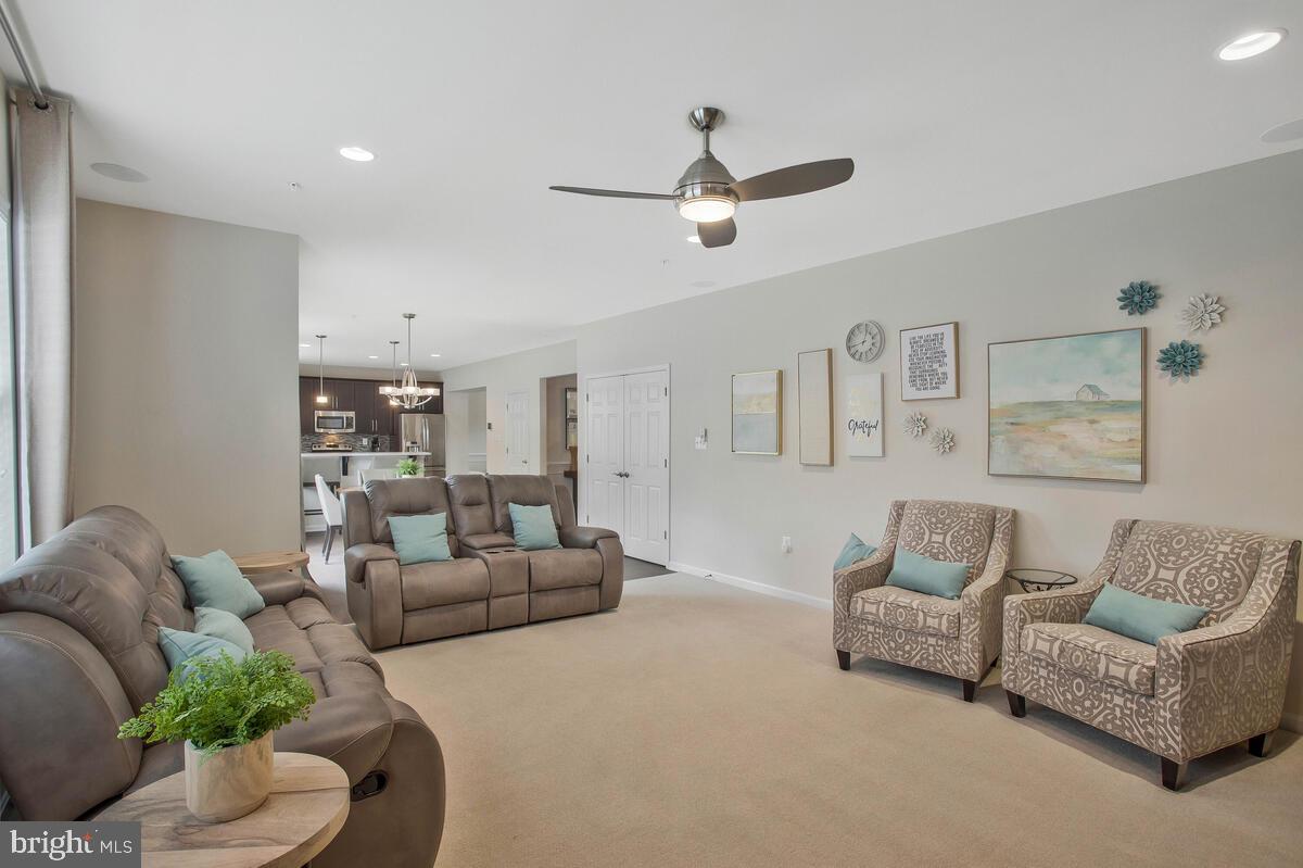 ELIZABETH HILLS - Residential