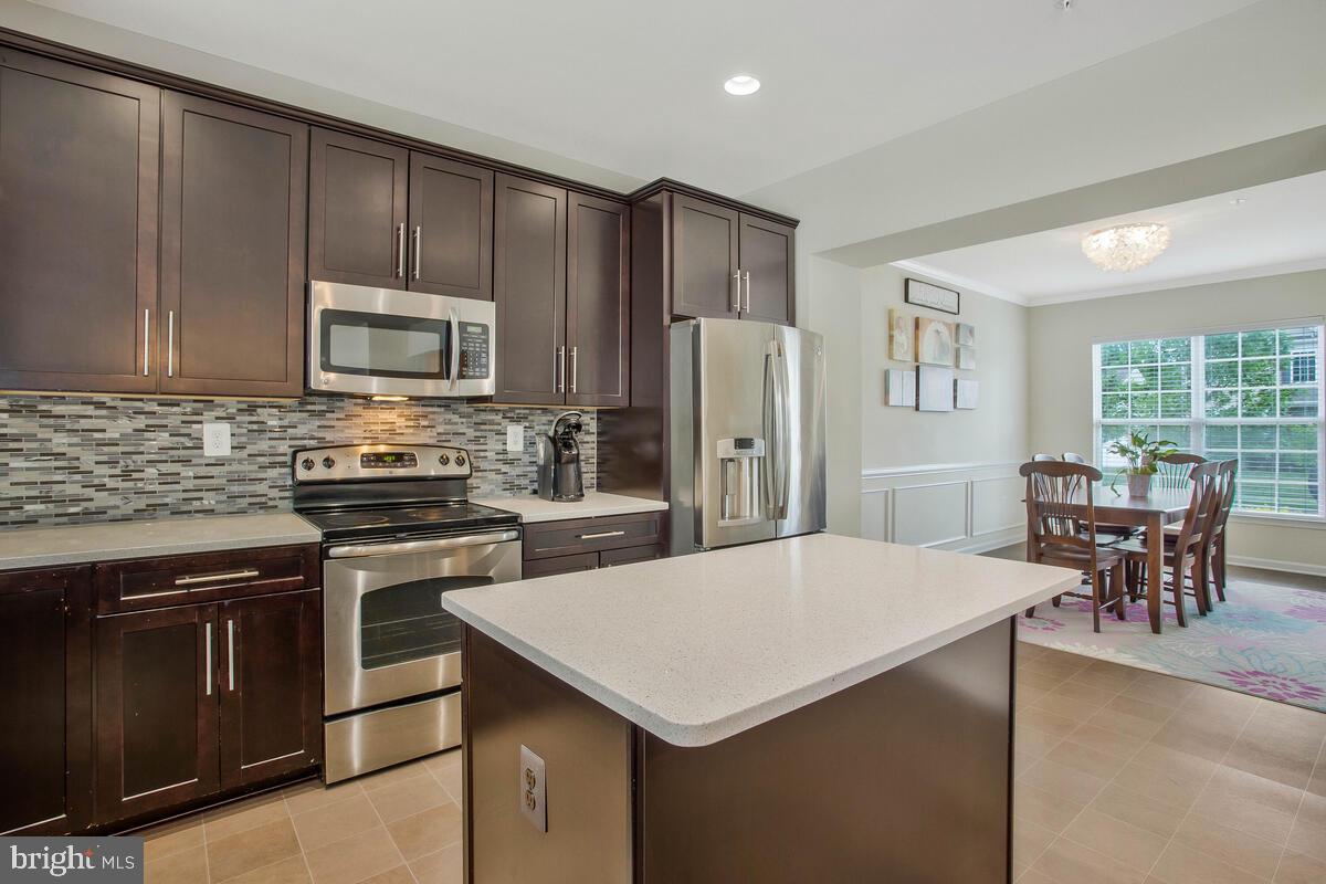 ELIZABETH HILLS - Residential