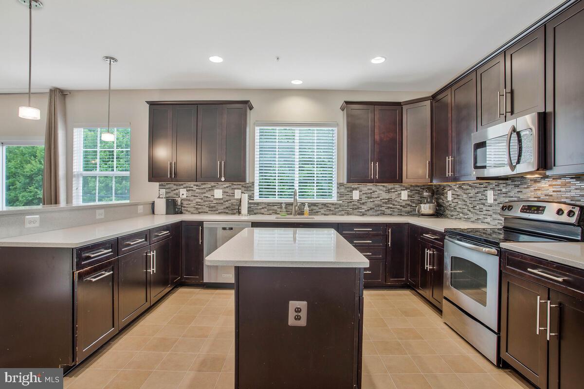 ELIZABETH HILLS - Residential