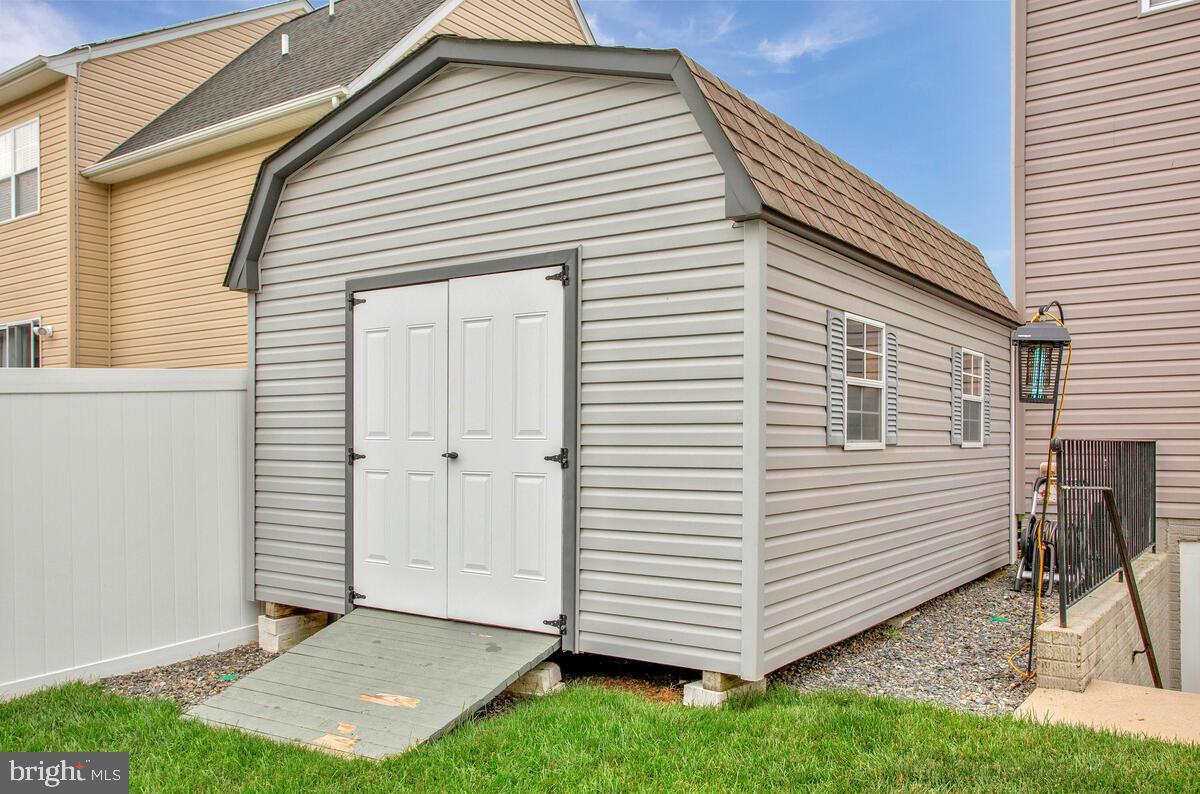 ELIZABETH HILLS - Residential