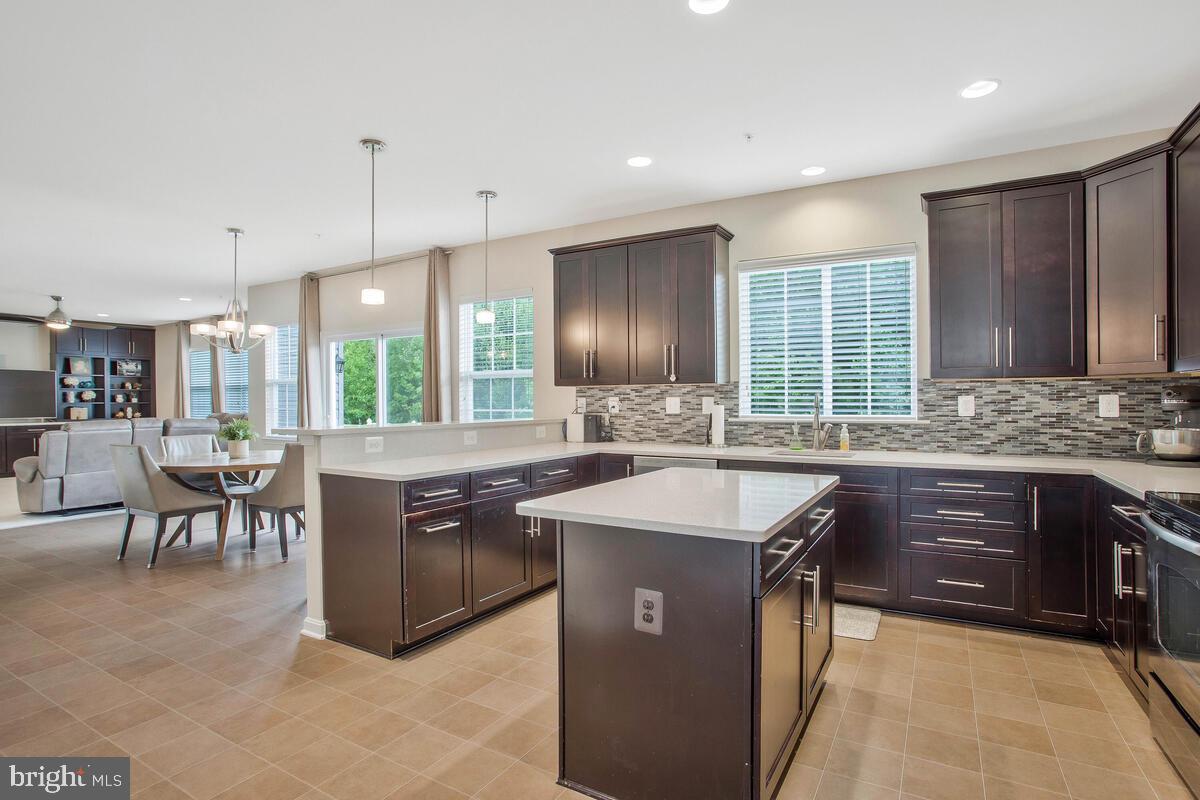 ELIZABETH HILLS - Residential