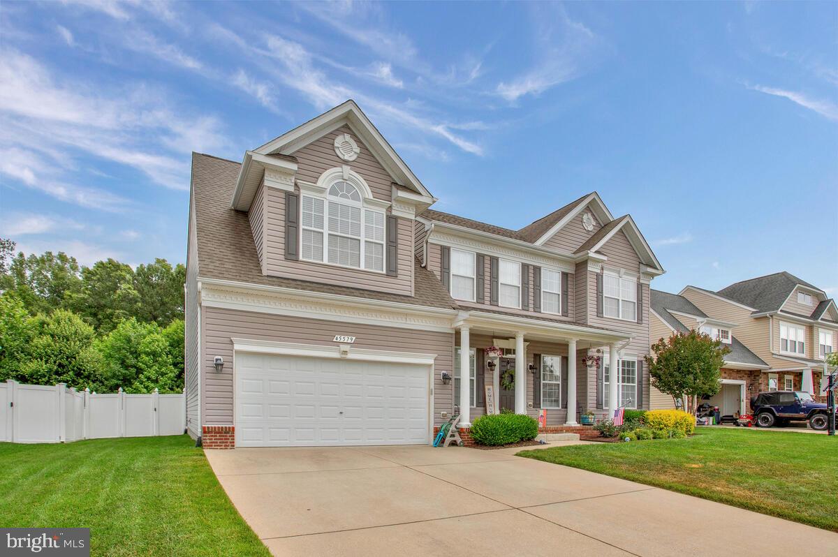 ELIZABETH HILLS - Residential