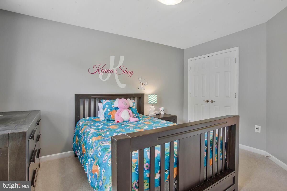 ELIZABETH HILLS - Residential