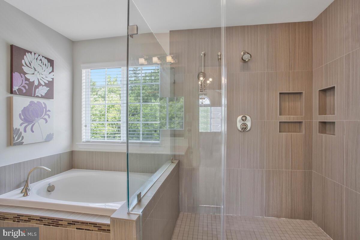 ELIZABETH HILLS - Residential