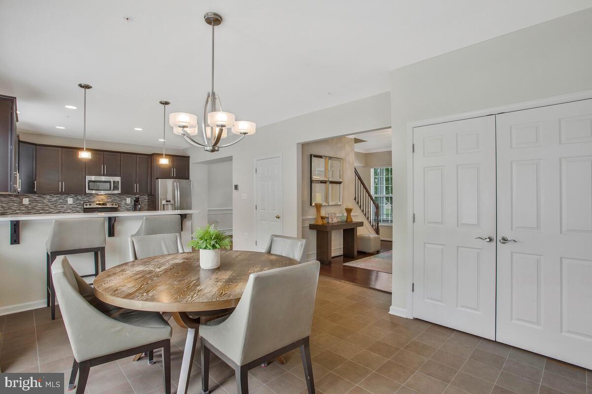 ELIZABETH HILLS - Residential