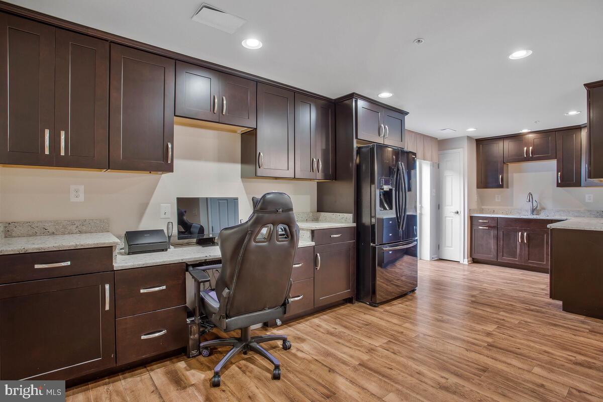 ELIZABETH HILLS - Residential