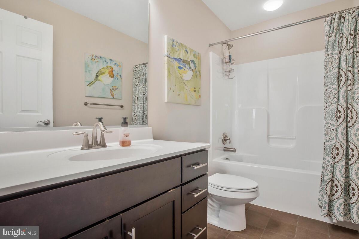 ELIZABETH HILLS - Residential