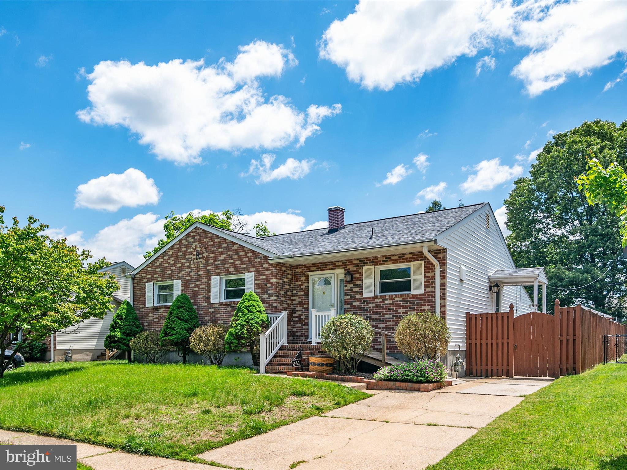 THE HIGHLANDS - Residential