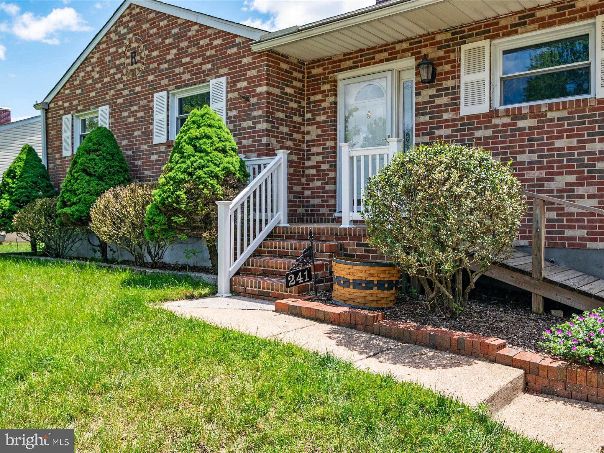 THE HIGHLANDS - Residential