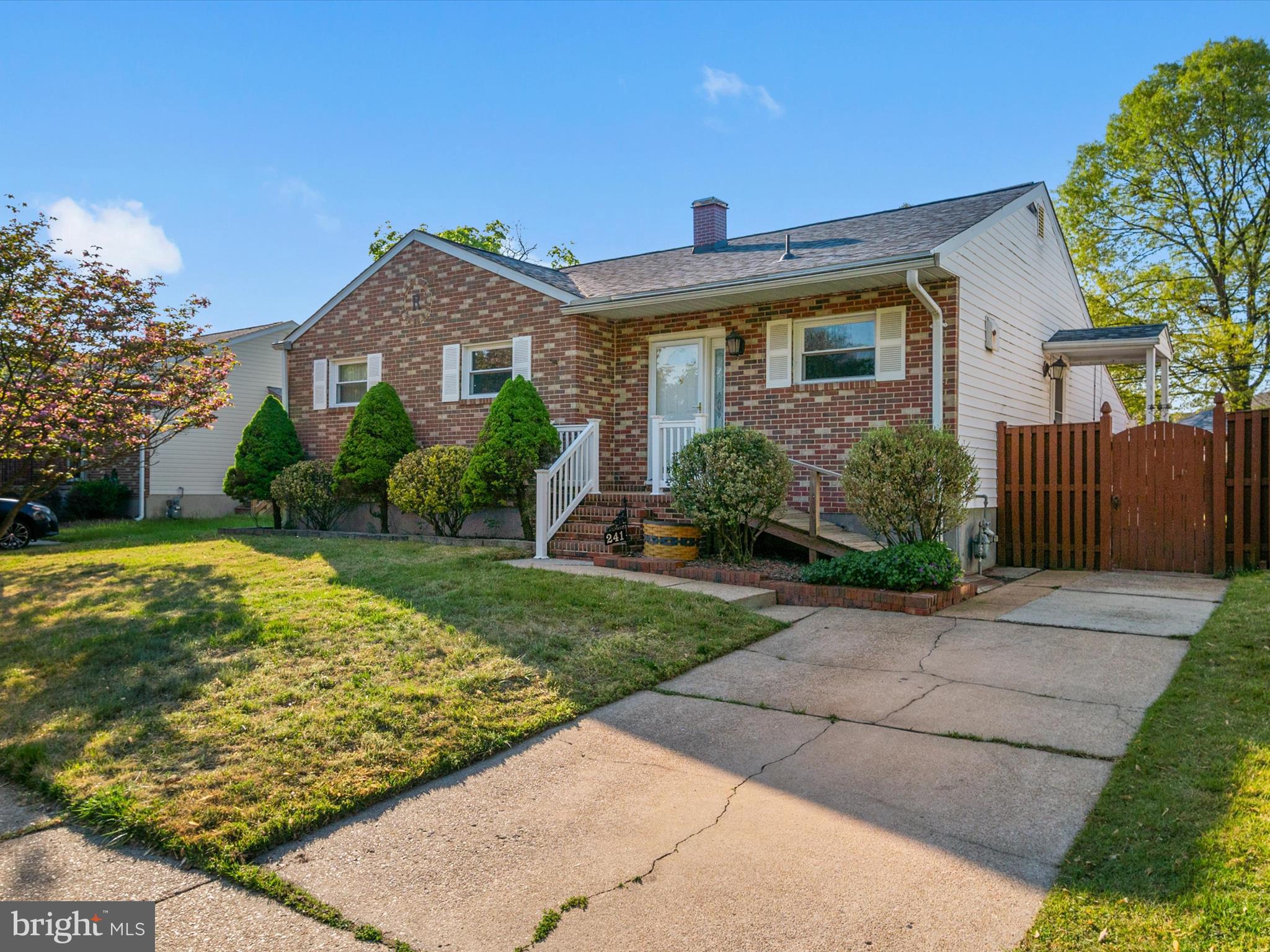 THE HIGHLANDS - Residential