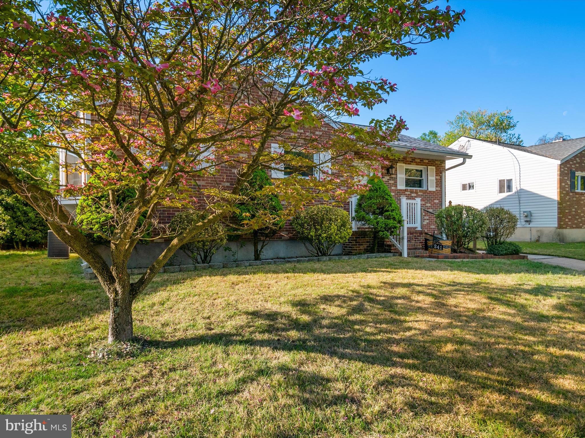 THE HIGHLANDS - Residential