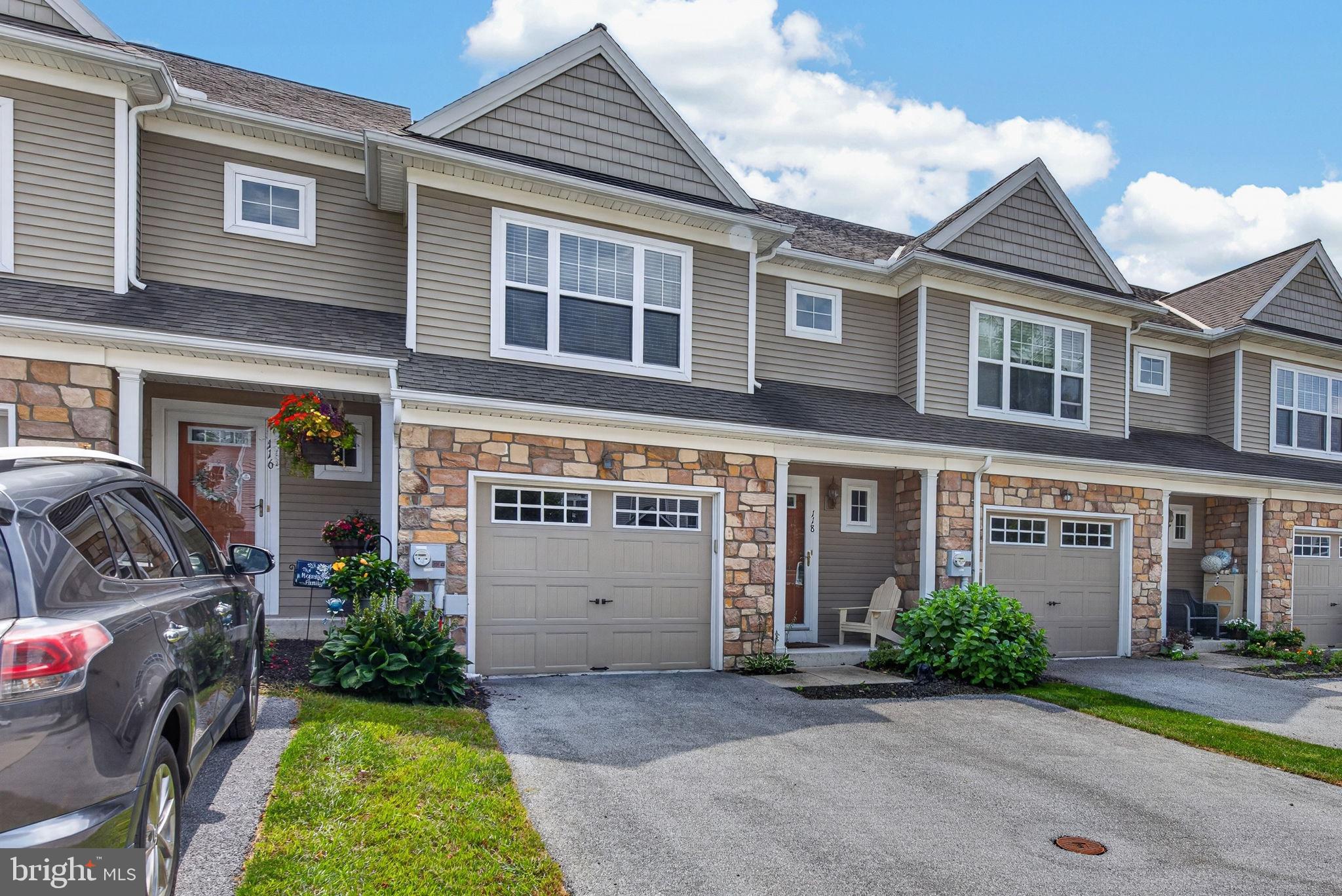118 RED MAPLE LANE