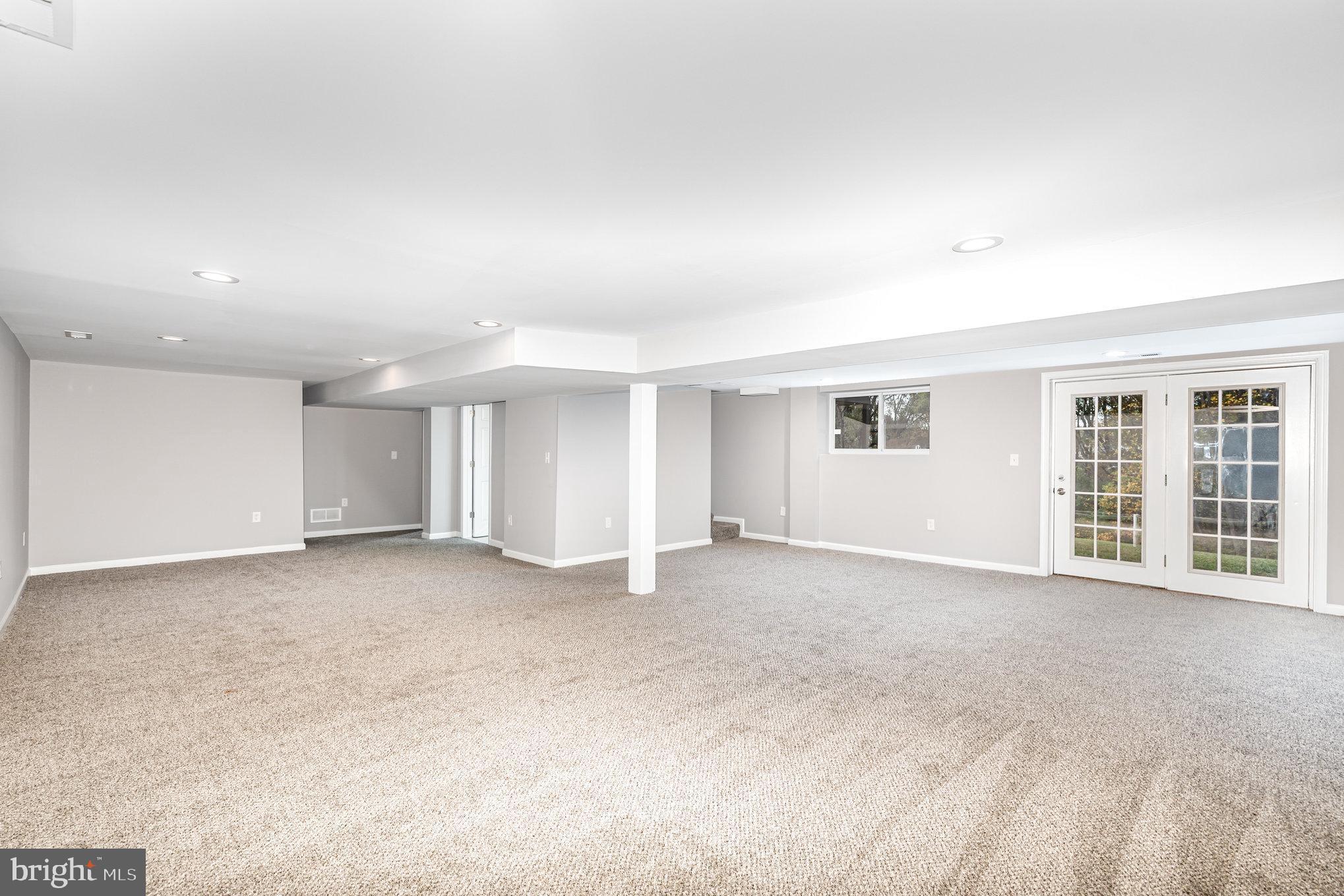 CHARLES MANOR - Residential