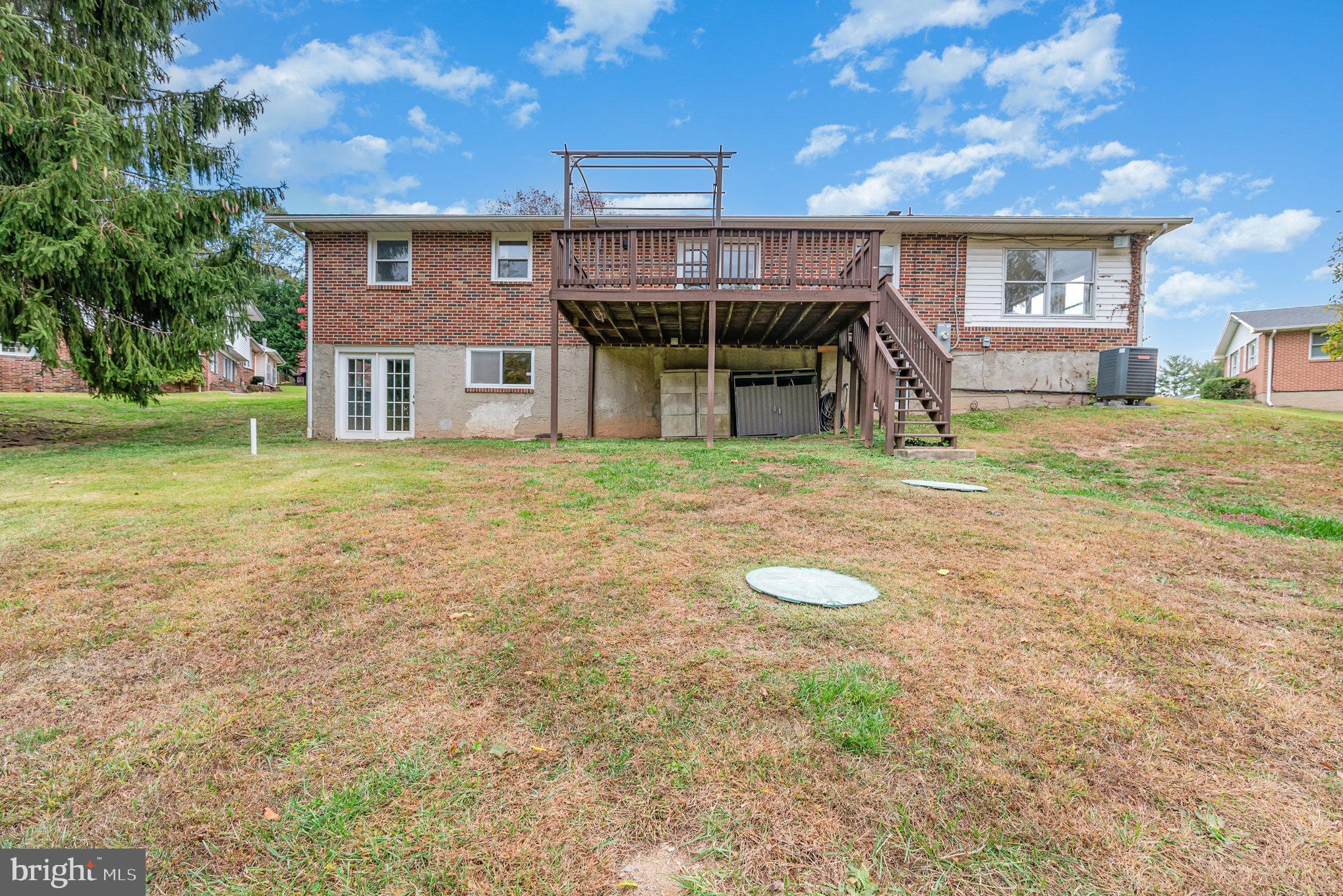 CHARLES MANOR - Residential