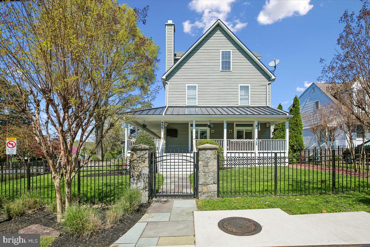 GLENBROOK VILLAGE - Residential