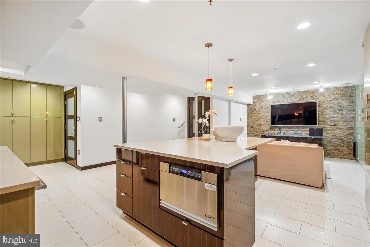 GLENBROOK VILLAGE - Residential