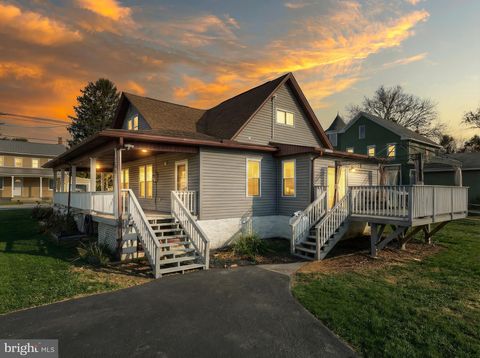 2402 CRALEY ROAD WINDSOR PA 17366