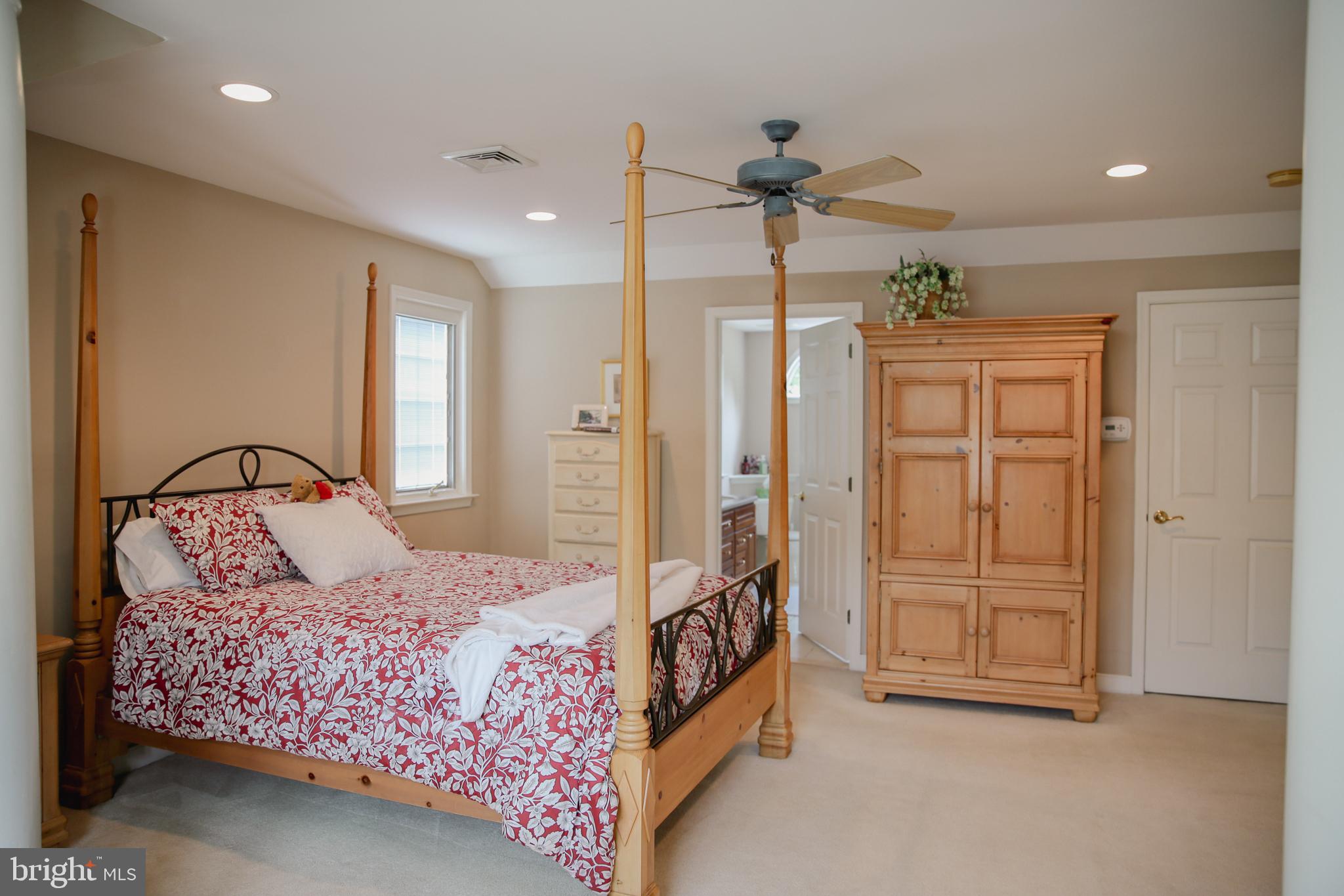 HOLLAND FARMS - Residential