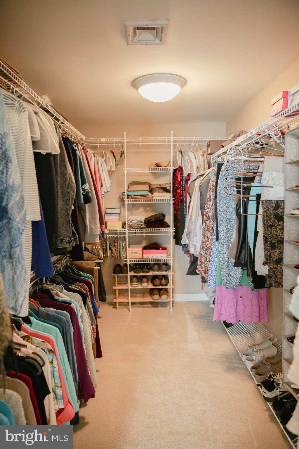 HOLLAND FARMS - Residential