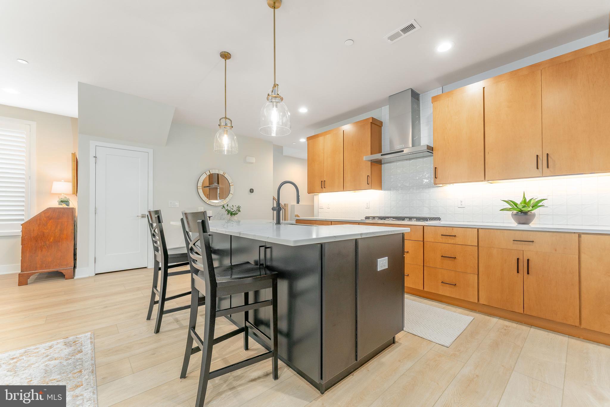 913 LAURENS ALLEY