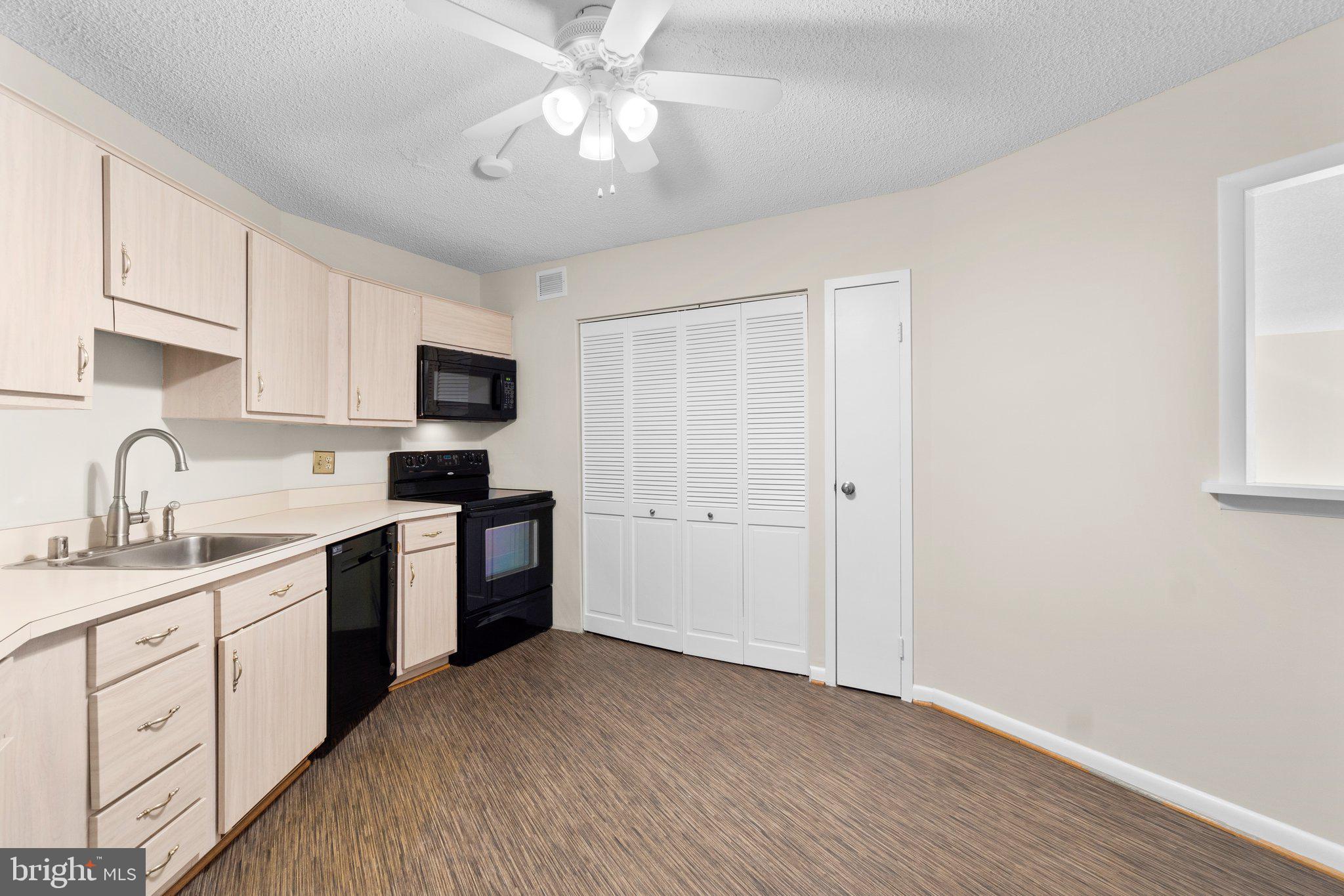 RIDGELY TOWSON CENTER - Residential