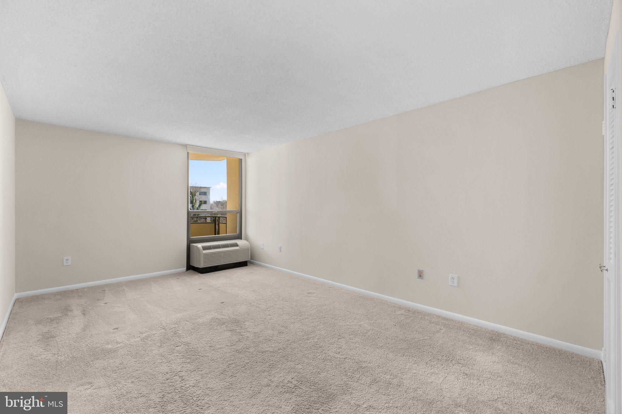 RIDGELY TOWSON CENTER - Residential